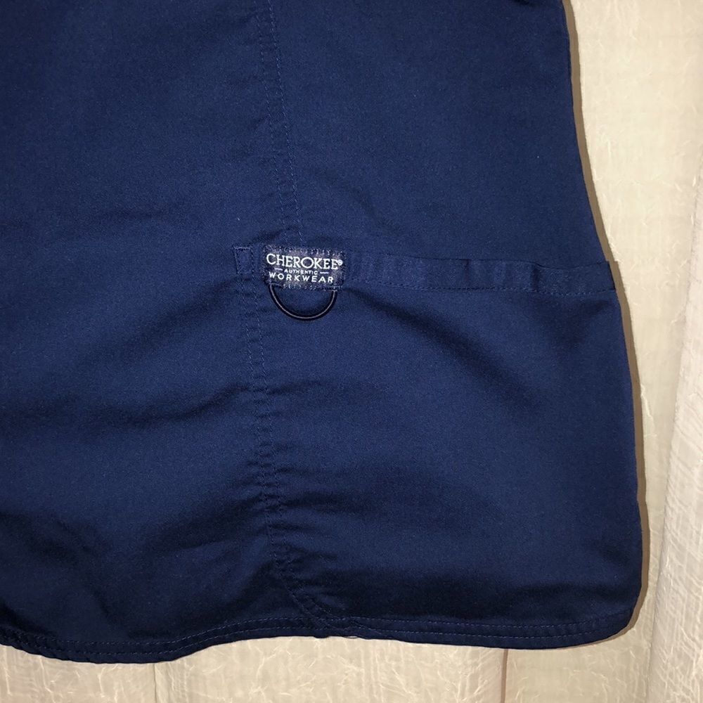 Cherokee M Stretch Navy Scrub Top - Picture 4 of 9